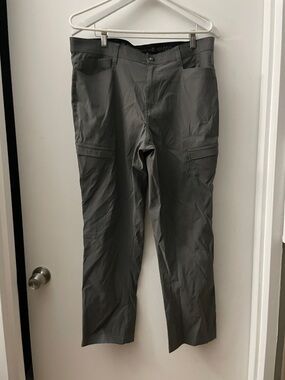 Hi-Tec Men's Gray Cargo Pants